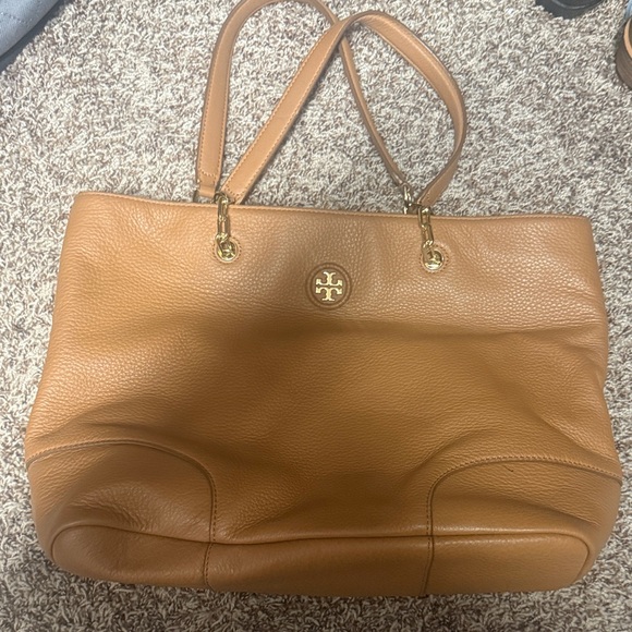 Tory Burch Handbags - Tory Burch Brown Leather Shoulder Bag